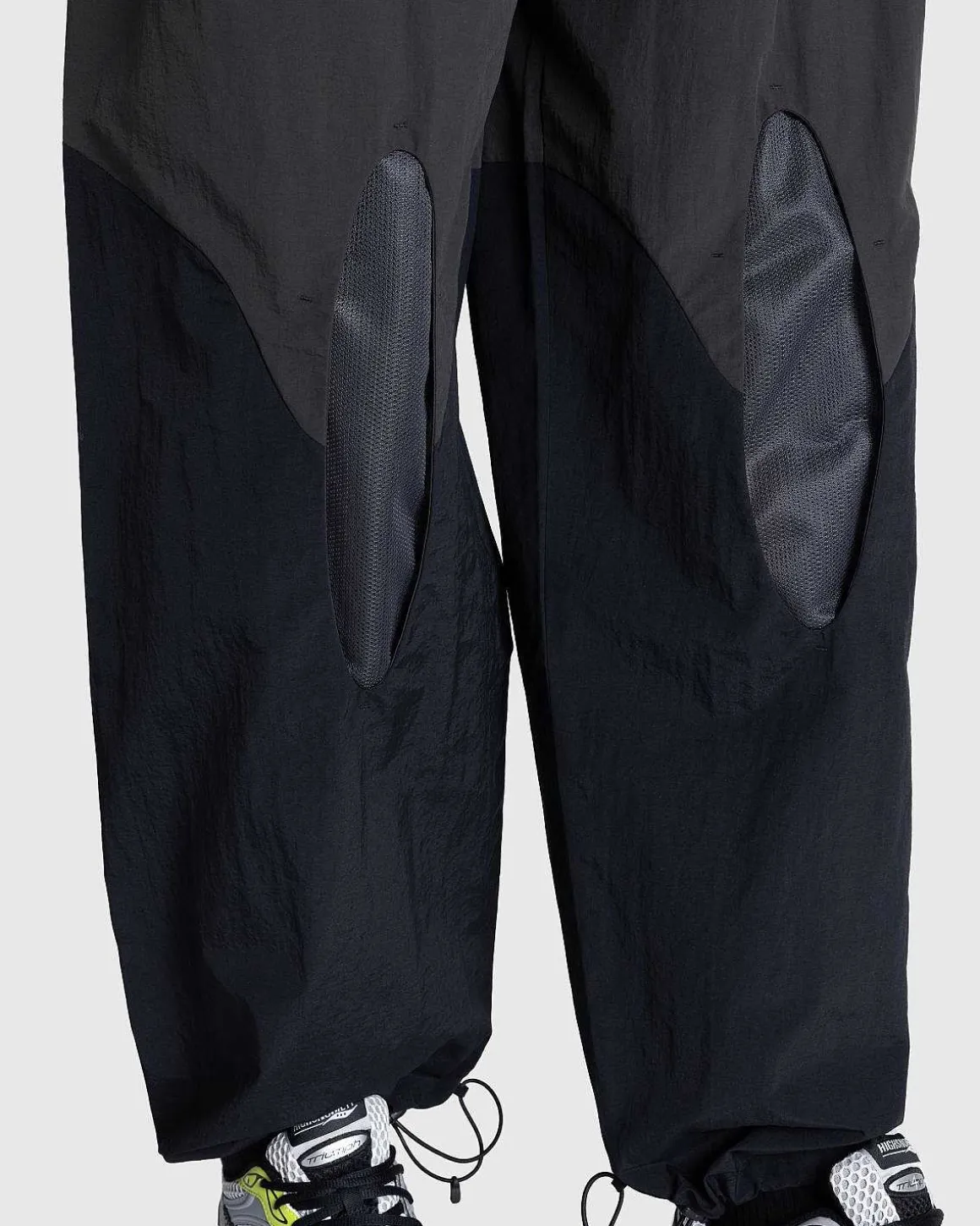 Aperture Trackpant Sort/Morkegron