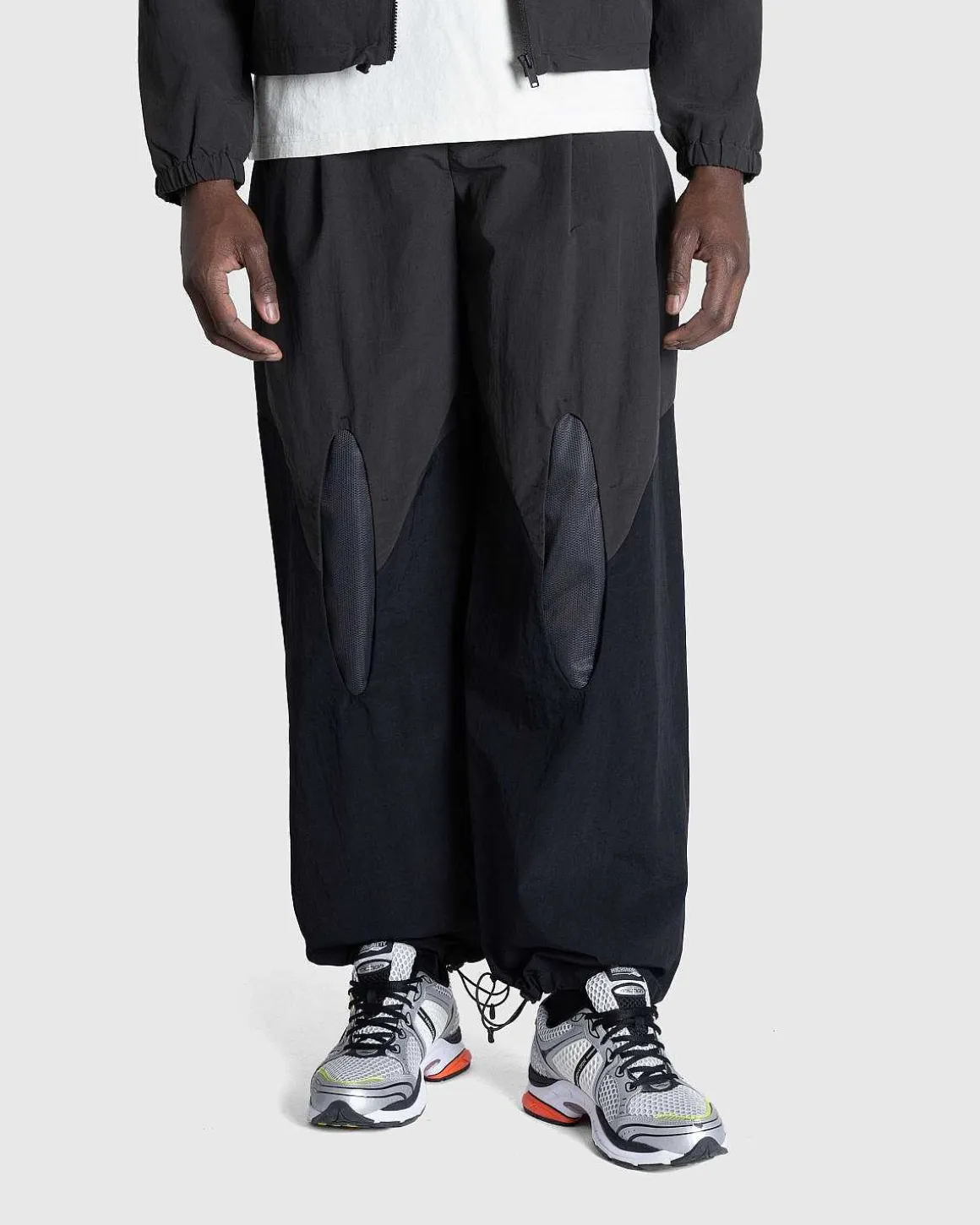Aperture Trackpant Sort/Morkegron