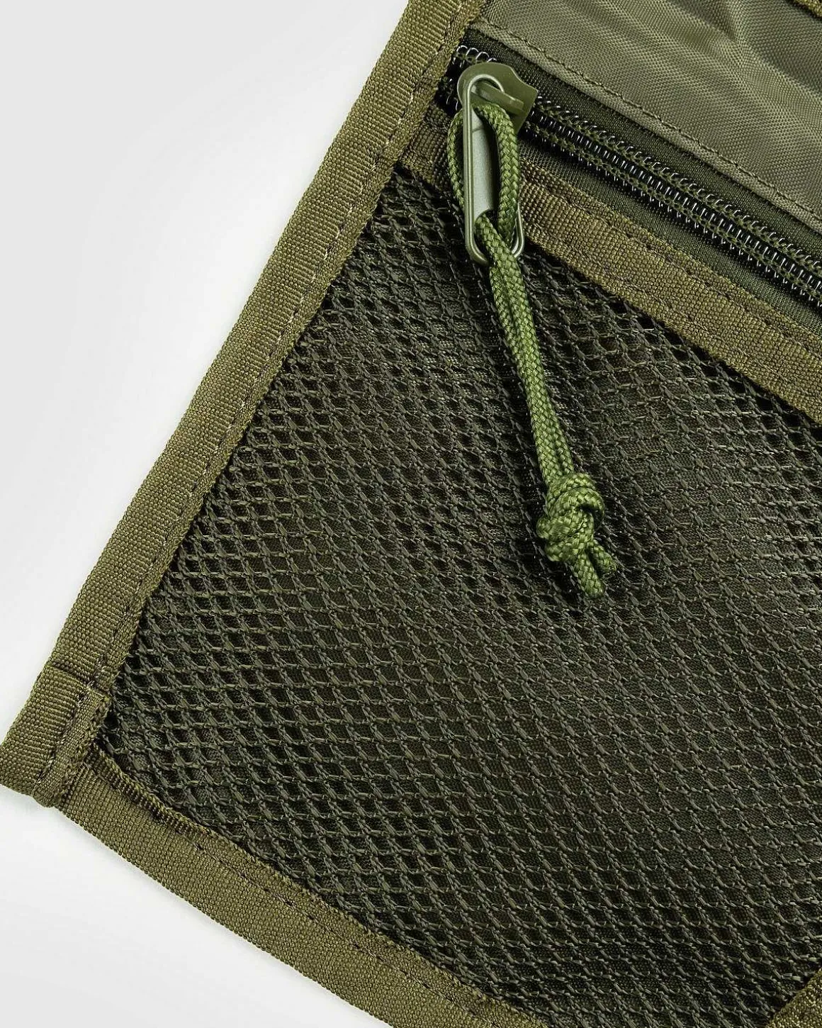 Cordura Halspose Oliven Trist