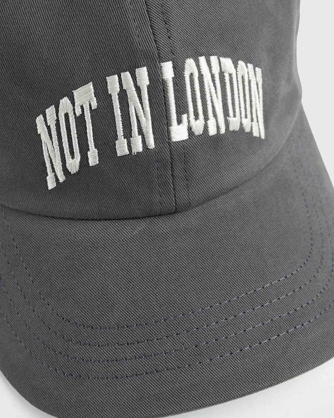 Ikke I London Kasket Morkegra