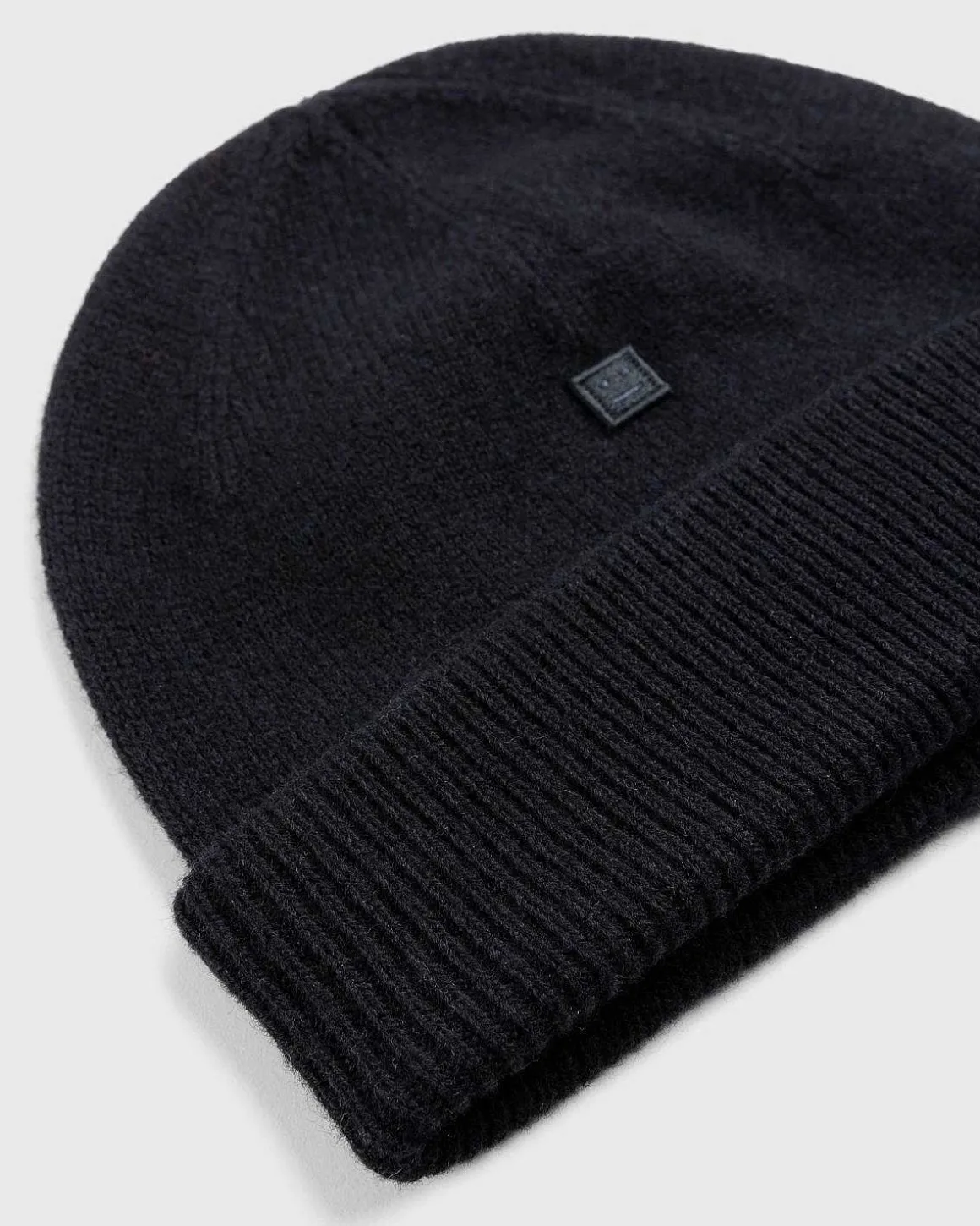 Micro Face Patch Beanie Sort