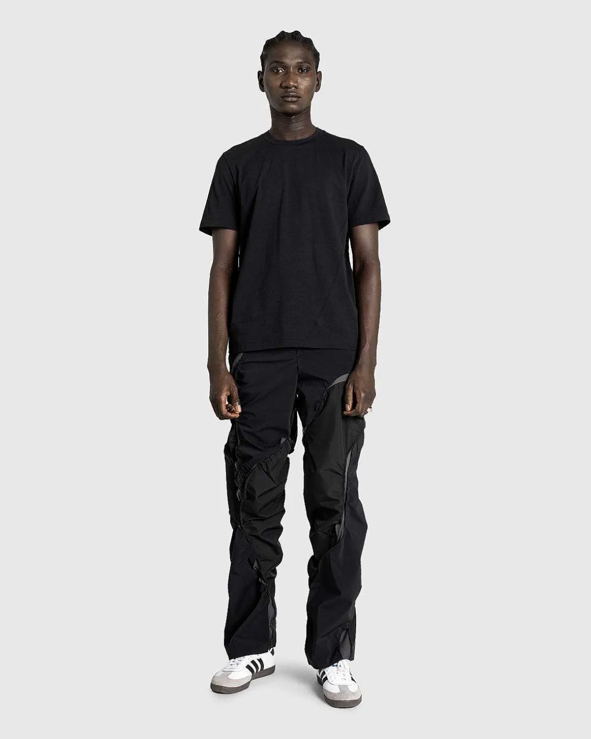 6.0 Tee Hojre Sort