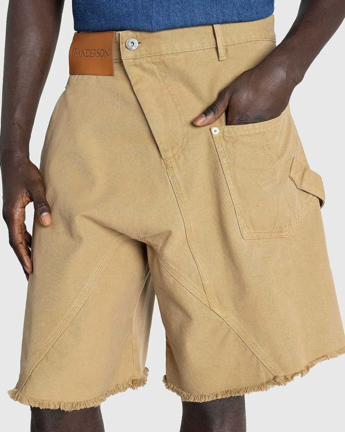 Twisted Workwear Shorts Beige