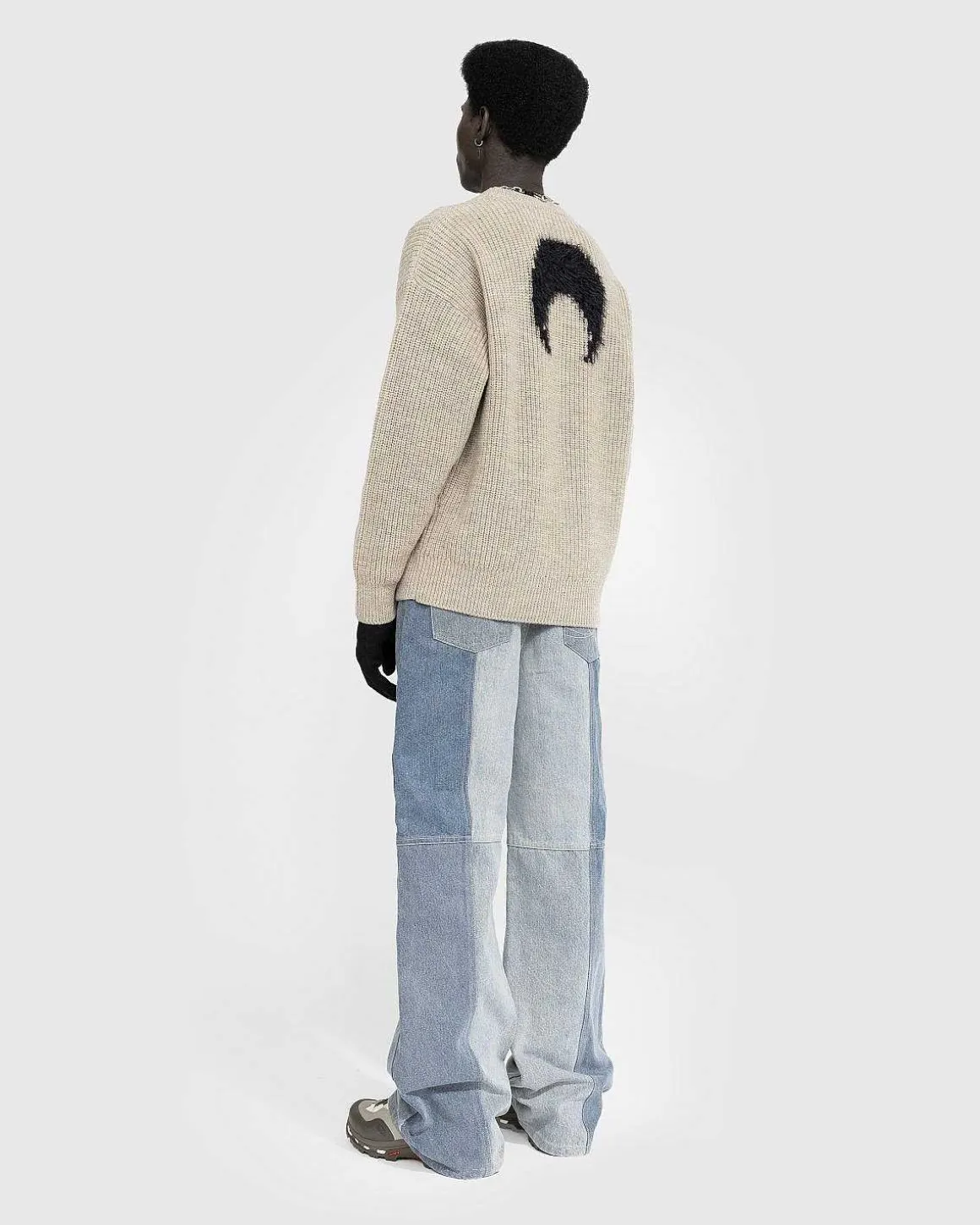 Uld Og Fluffy Strik Pullover Med Rund Hals Beige