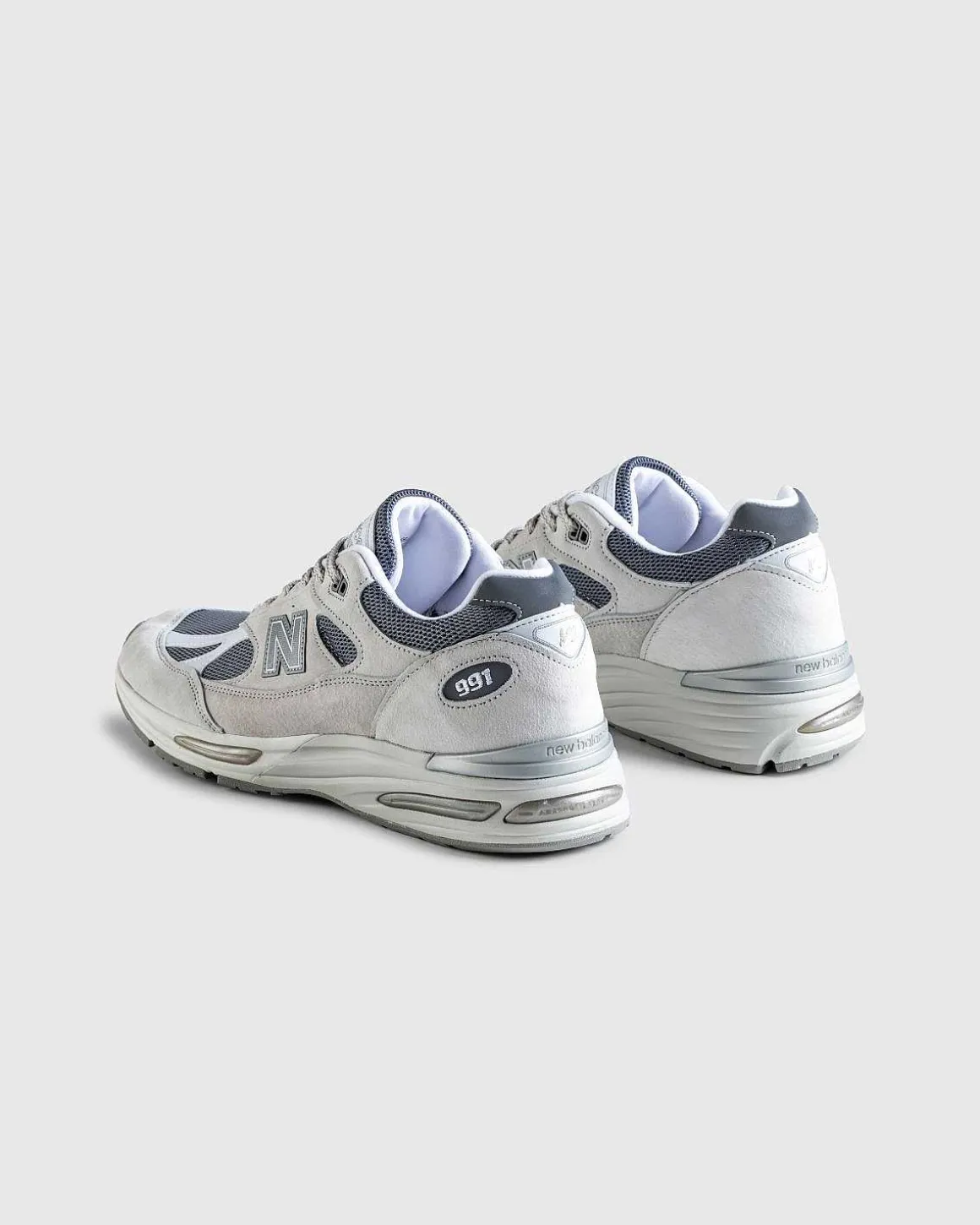 U991Lg2 Nimbus Cloud